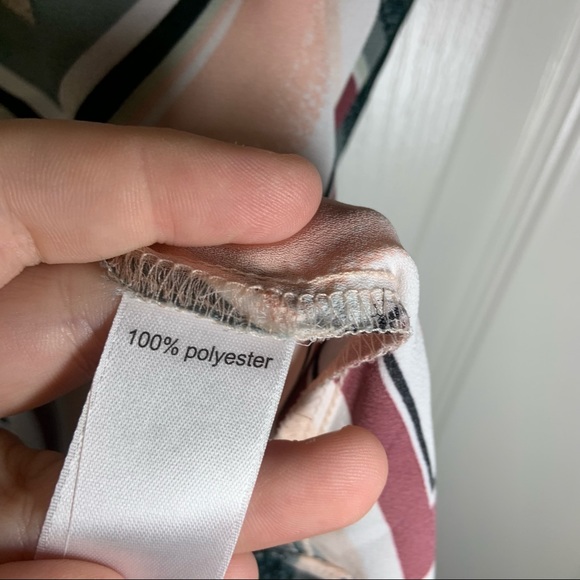 Maurices Multicolor V Neck Sleeveless Blouse size Small - Picture 6 of 8